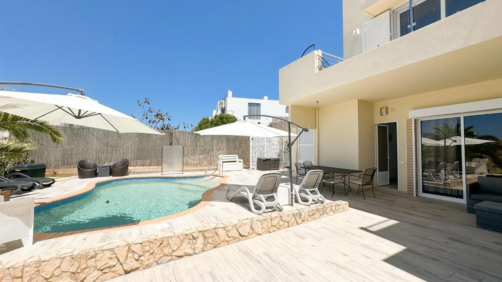 Modern Studio With Private Pool #1955 Lagos